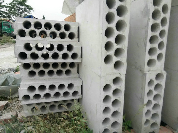 150mm雙孔石膏砌塊板成品堆放